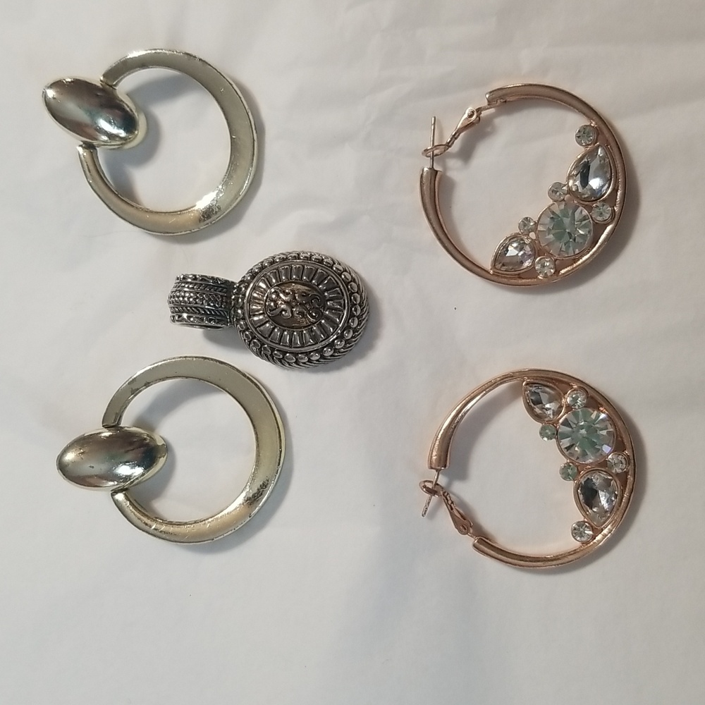 COSTUME JEWELRY, 2 Pr. EARRINGS & 1 PENDANT, Silvertone, Rose Goldtone EUC